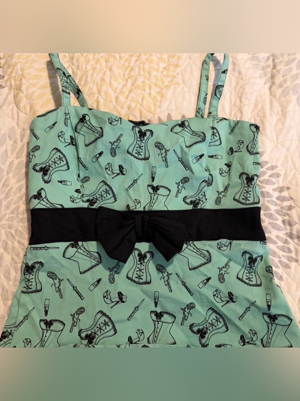 Mint Switchblade Stiletto Fitted top with Black Front Bow Accent